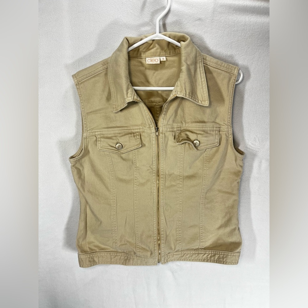 Utility Vest - Picture 8 of 9